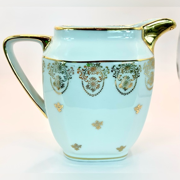 Limoges France Unique White Porcelain Creamer w/ Intricate Gold Detailing - Picture 4 of 8
